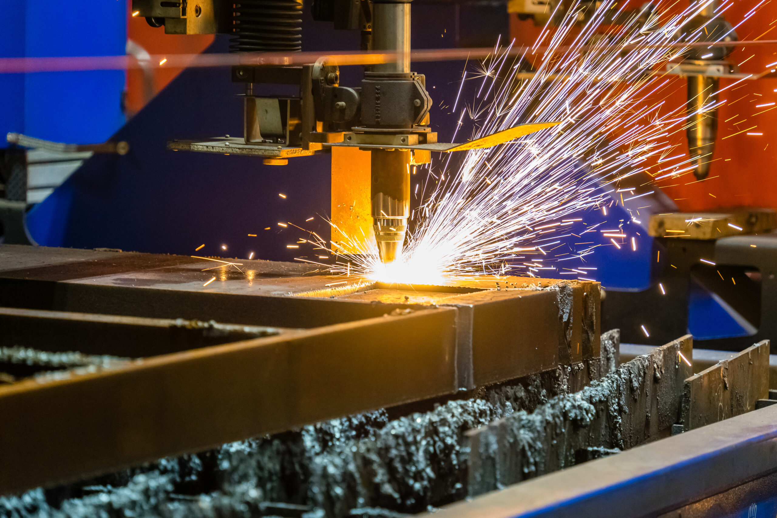 endüstriyel lazer kesim ile yüksek hassasiyetli metal sac üretimi